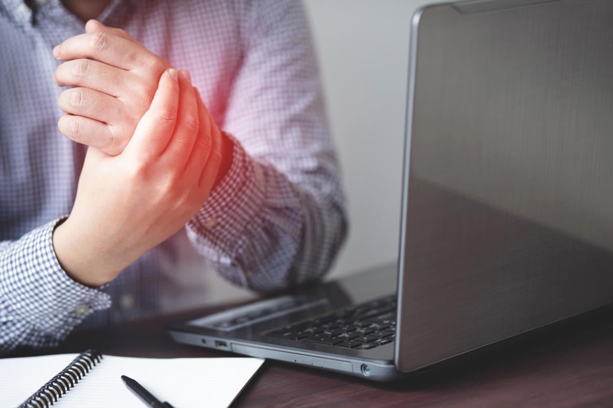 Treating arthritis at home carries risks, but CBD oil may help against joint inflammation.